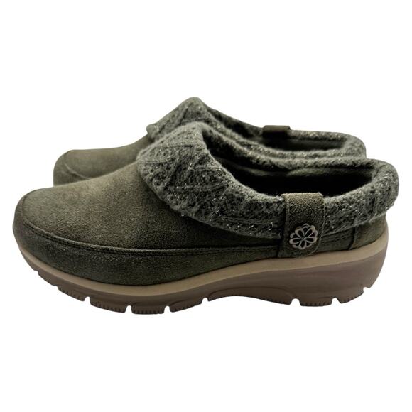 Skechers Womens Easy Going Water Repellent Suede Clogs Olive Green Wide Fit Sz 8 - Picture 1 of 12